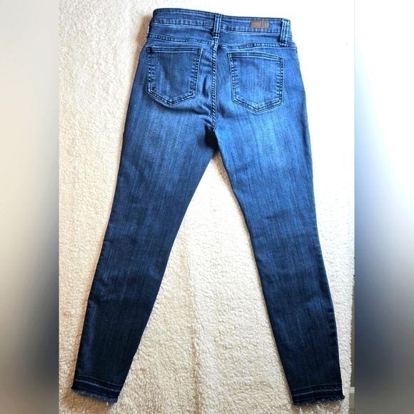 KUT From The Kloth Distressed Skinny Size 4, Raw Hem Jeans 🚨BOGO - Picture 8 of 10